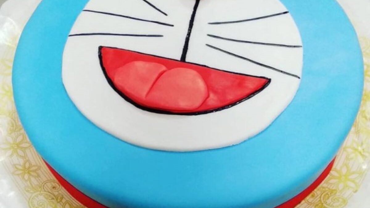 Doraemon Cake (Min-1.5P) - Vitamin Foods and Cafe